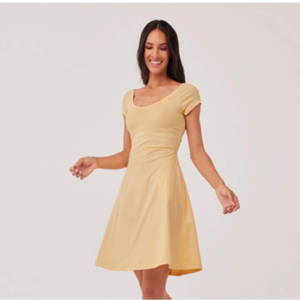 Scoop Neck Short Sleeve A-Line Dress in Pale Yellow
